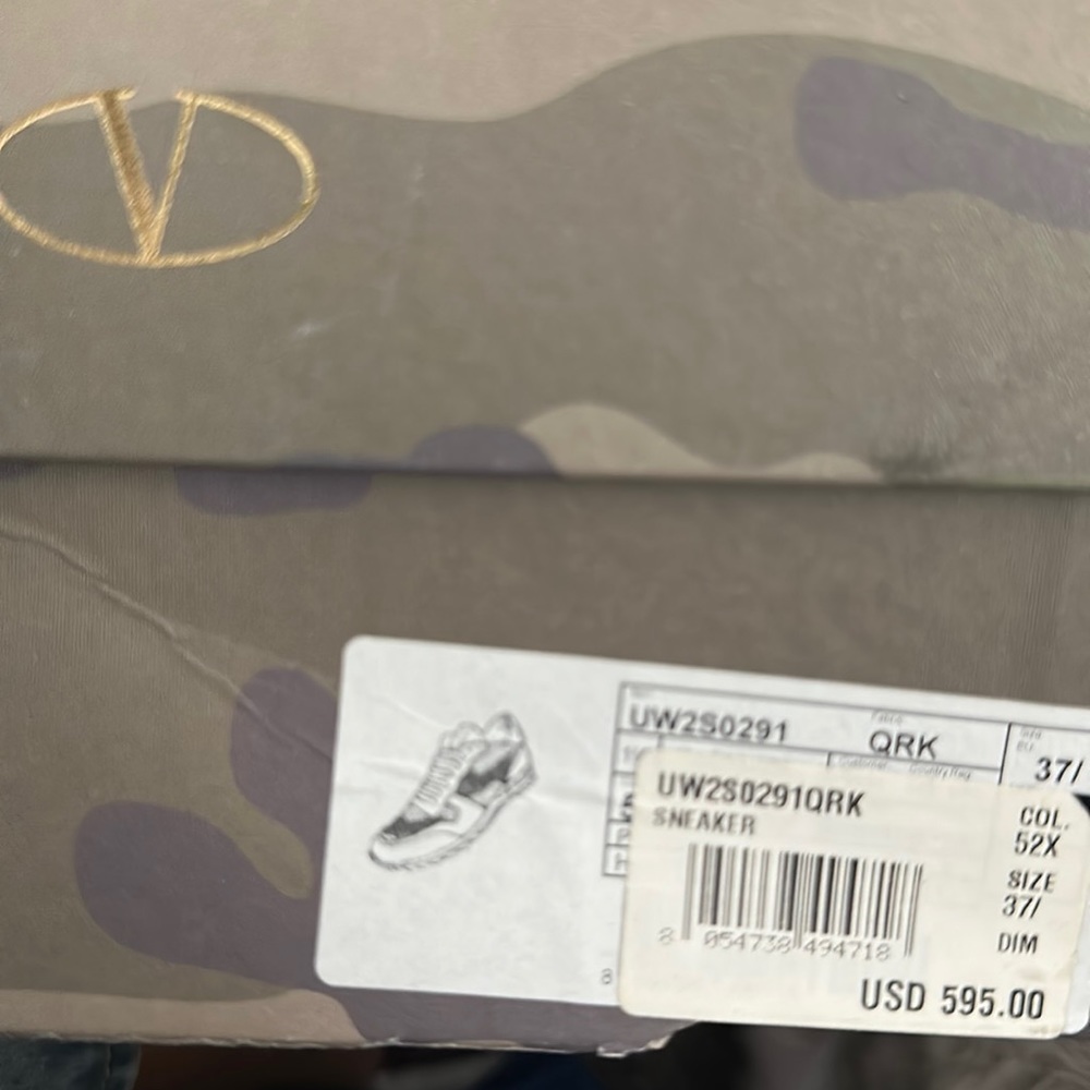 Valentino rock runners